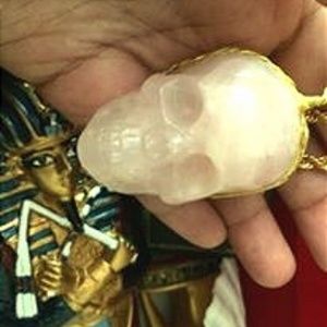 rose quartz skull